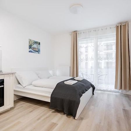 Oaks Studio With Balcony Budapest Exterior photo