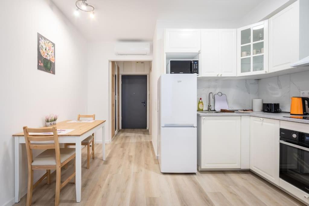 Oaks Studio With Balcony Budapest Exterior photo